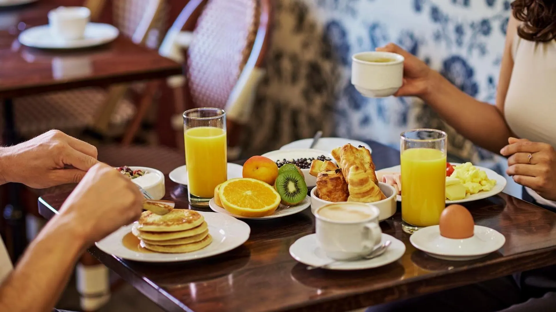 Hotel Le Grimaldi By Happyculture Nice 4*,